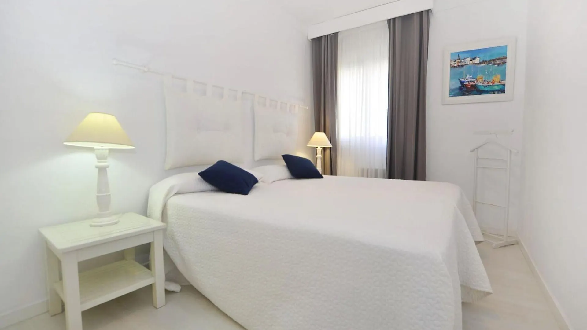 Sea-View Apartment In Roses Near Beach Hiszpania